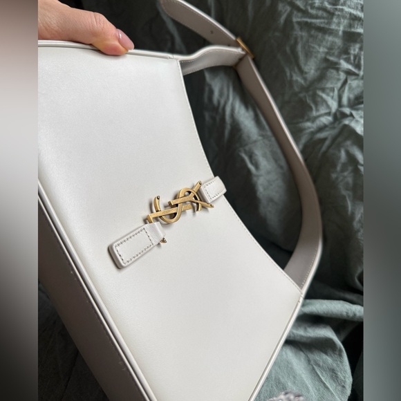 Saint Laurent Mini Le 5 A 7 in Cream - Picture 8 of 12